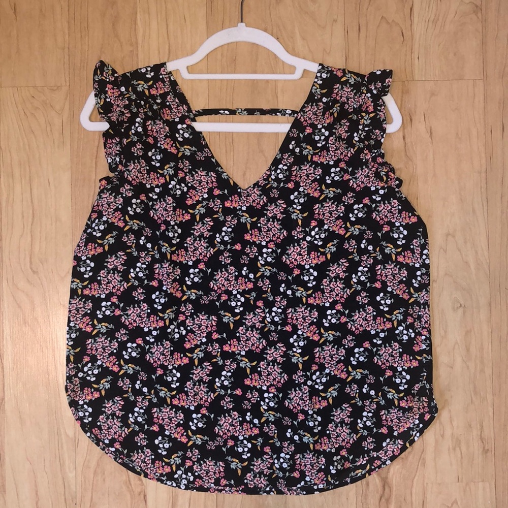 Black floral v-neck blouse with ruffle sleeve